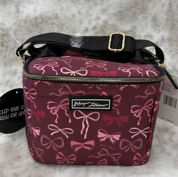 Betsey Johnson Handbags - 💜🔹️Betsey Johnson🔹️purple Insulated Lunch Tote with crossbody strap Bows